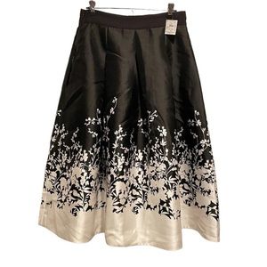 White House Black Market Floral Skirt 8
